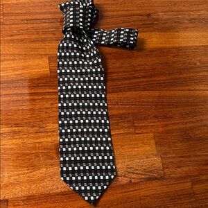Men's Black & Silver Check Pattern Tie